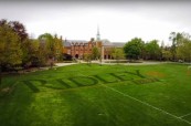 Vybavení střední soukromé školy Ridley College je moderní, St. Catharines, Ontario, Kanada