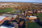 Kampus soukromé střední školy Ridley College, St. Catharines, Ontario, Kanada