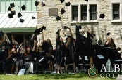 Závěrečná ceremonie studentů ze školy Albert College v Belleville, Ontario, Kanada